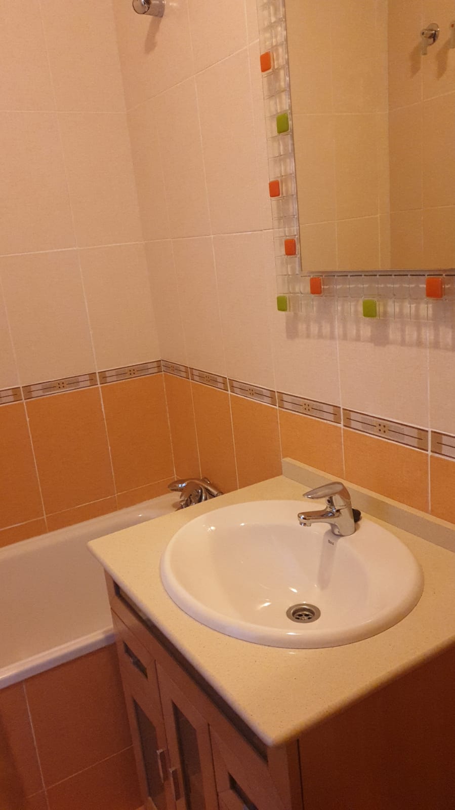 reforma baño en Torrejón de Ardoz con azulejo imitación hidráulico
