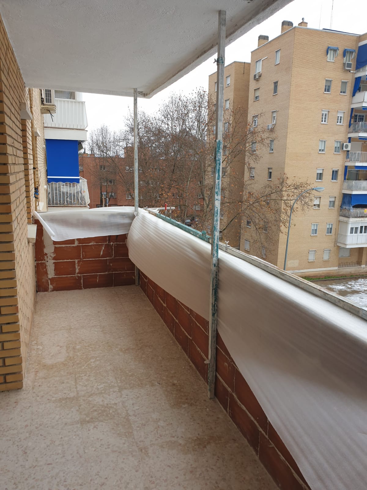 reforma vivienda integral  cerramiento de terraza con aluminio